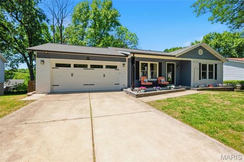Tiny photo for 927 Summer Leaf Drive, St Peters, MO 63376 (MLS # 26027565)