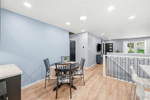 Tiny photo for 927 Summer Leaf Drive, St Peters, MO 63376 (MLS # 26027565)