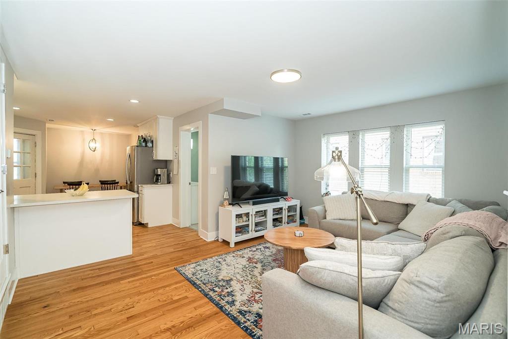 Photo of 7537 Buckingham Drive, Clayton, MO 63105 (MLS # 26052617)
