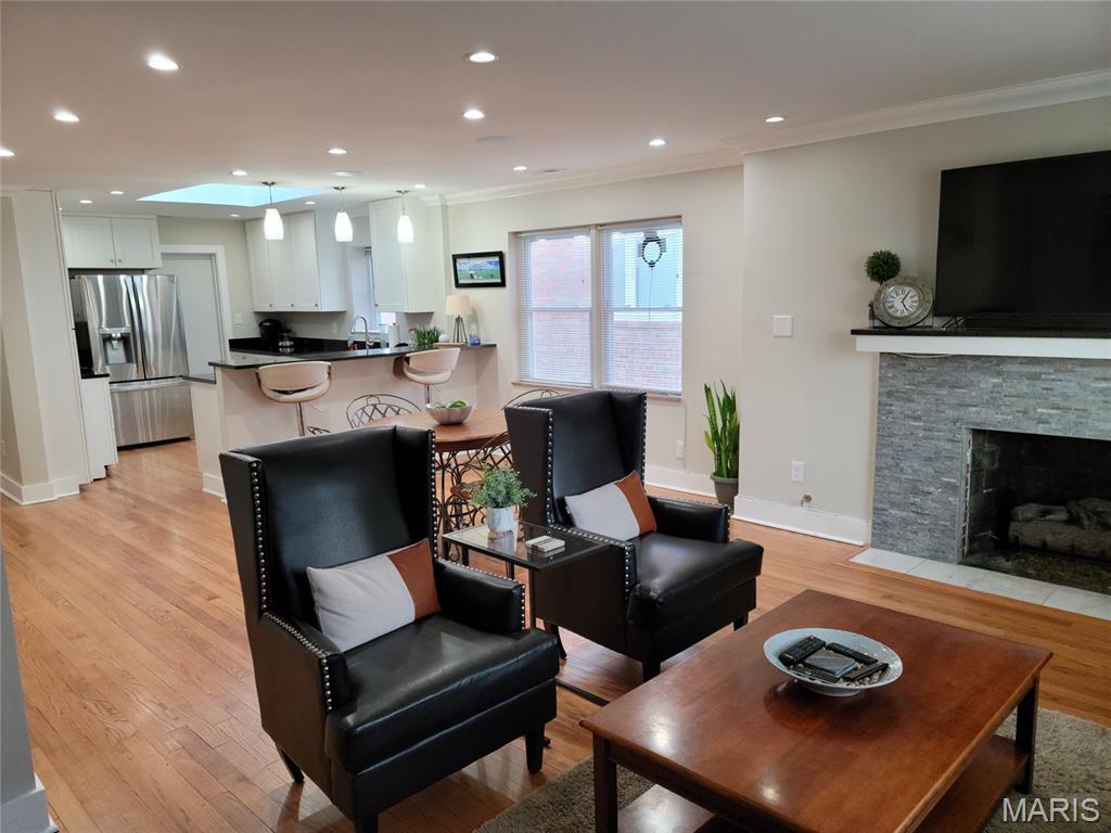 7547 Delmar Boulevard