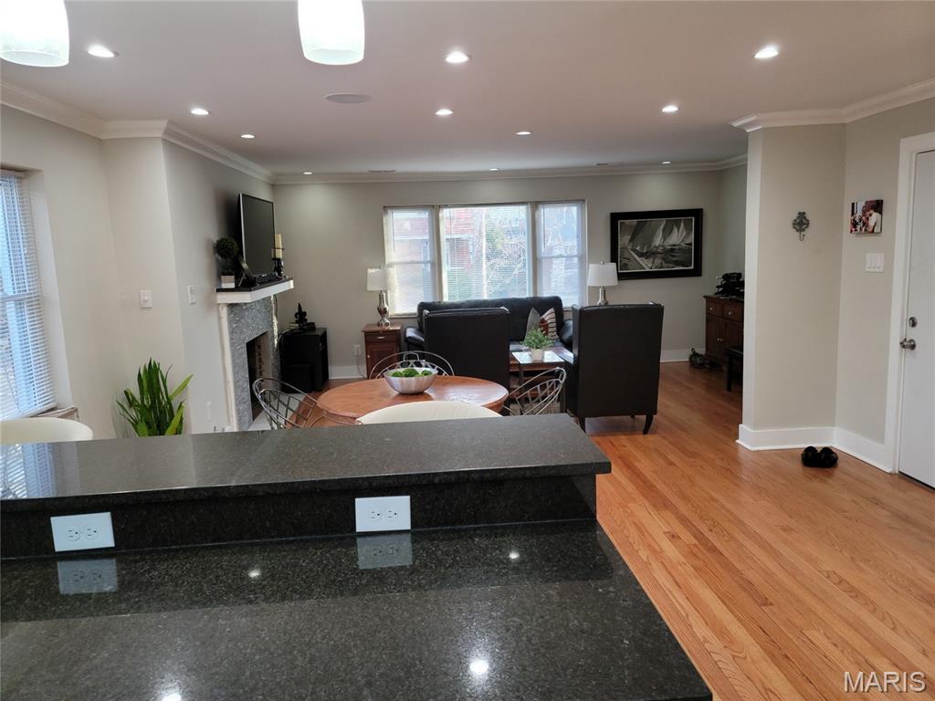 7547 Delmar Boulevard