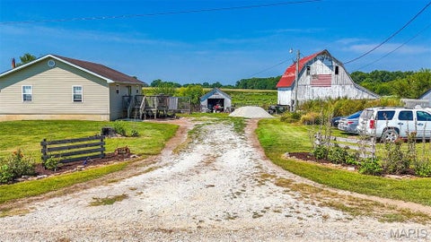 Tiny photo for 31467 Lark Road, Vandalia, MO 63382 (MLS # 26058799)