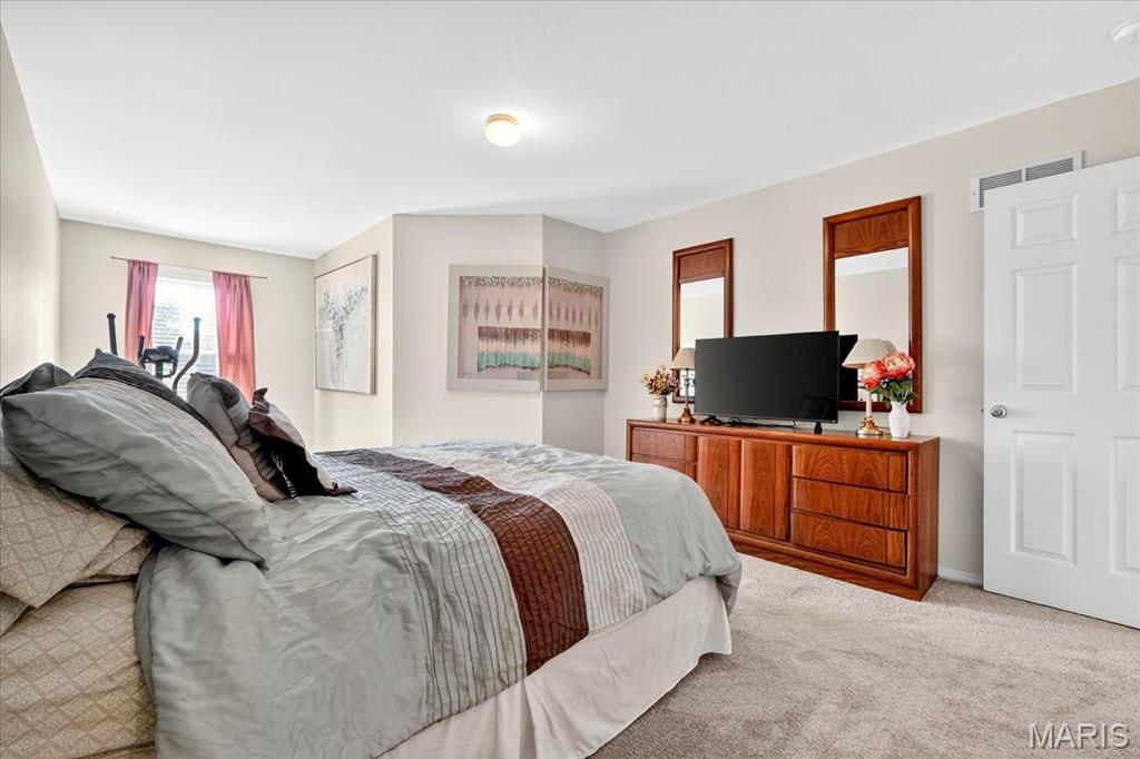 O'Fallon, Missouri 63366, United States, 2 Bedrooms Bedrooms, ,1 BathroomBathrooms,Residential,Pending,213320