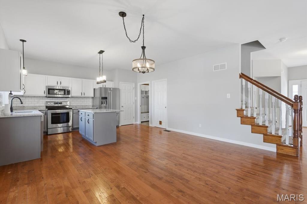 Bluffs Five The - Residential