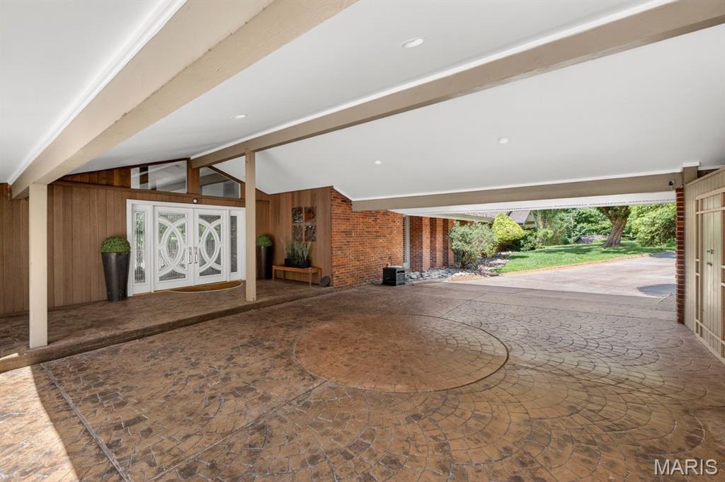 4 Arrowhead Estates Lane
