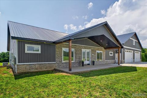 Photo of 815 N Ethlyn Road, Winfield, MO 63389 (MLS # 25049672)