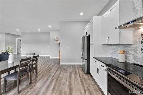 Tiny photo for 815 N Ethlyn Road, Winfield, MO 63389 (MLS # 25049672)