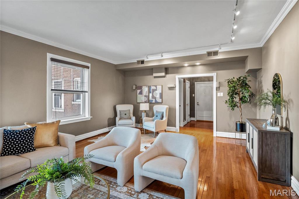 625 Skinker Condo - Residential