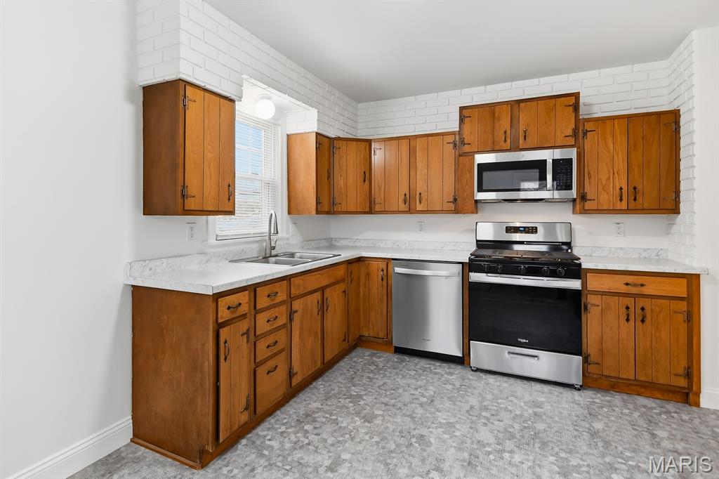 SURVEY 0000 SEC 13 TWN 43 RANGE - Residential Lease