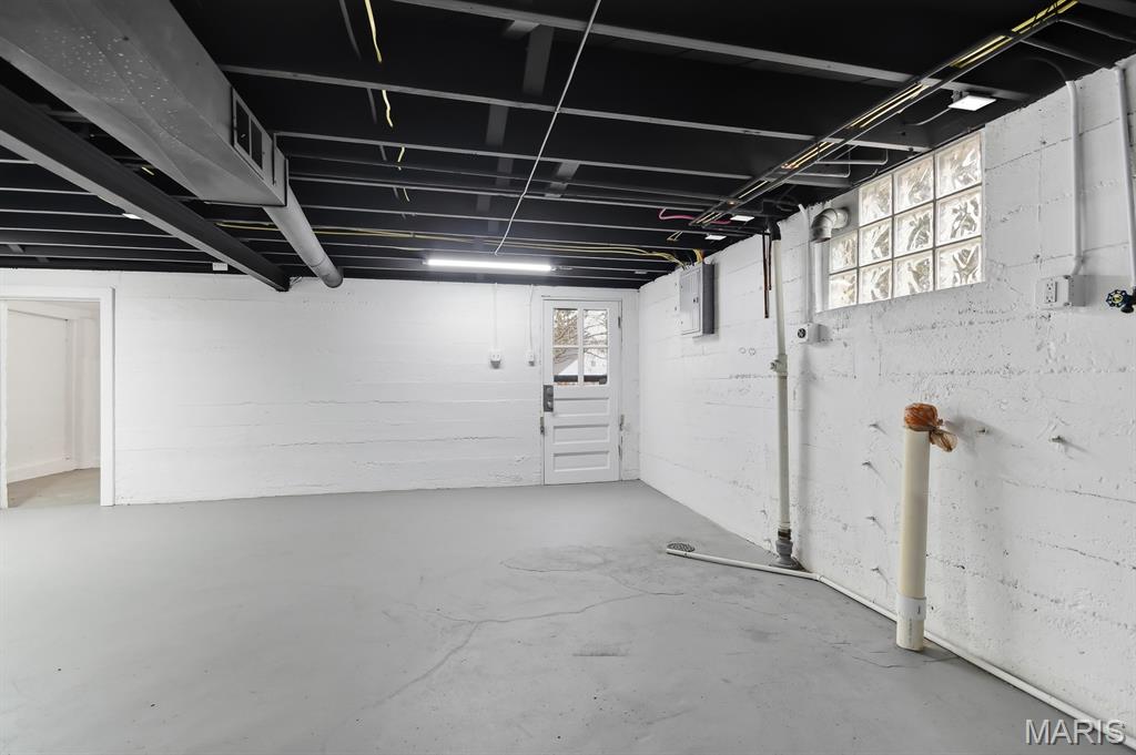 SURVEY 0000 SEC 13 TWN 43 RANGE - Residential Lease