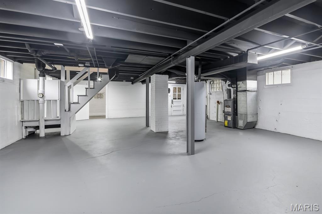 SURVEY 0000 SEC 13 TWN 43 RANGE - Residential Lease