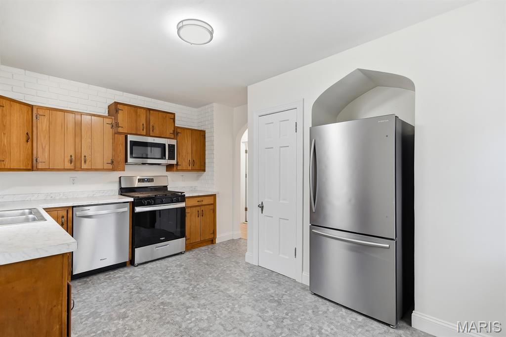 SURVEY 0000 SEC 13 TWN 43 RANGE - Residential Lease