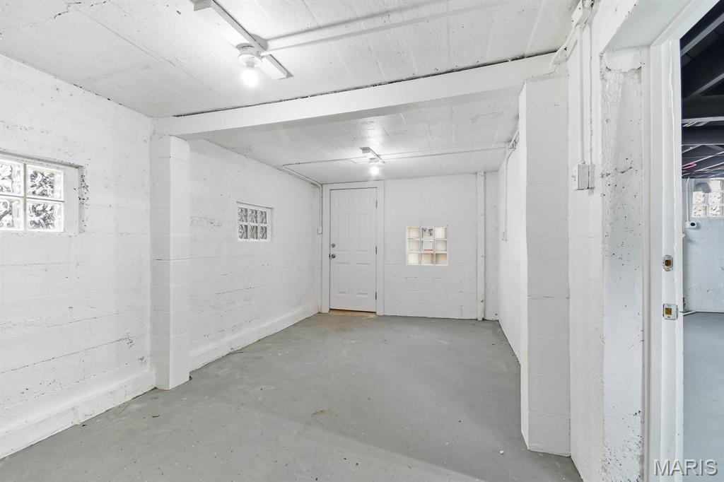 SURVEY 0000 SEC 13 TWN 43 RANGE - Residential Lease