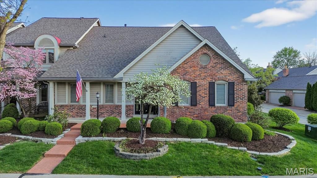 Photo of 14318 Valley Meadow Court E, Chesterfield, MO 63017 (MLS # 26020464)