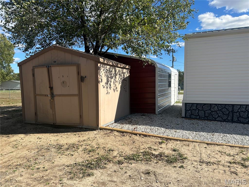 Moscow Mills, Missouri 63362, United States, 3 Bedrooms Bedrooms, ,2 BathroomsBathrooms,Residential,Active,221328