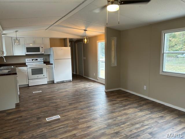 Moscow Mills, Missouri 63362, United States, 3 Bedrooms Bedrooms, ,2 BathroomsBathrooms,Residential,Active,221328