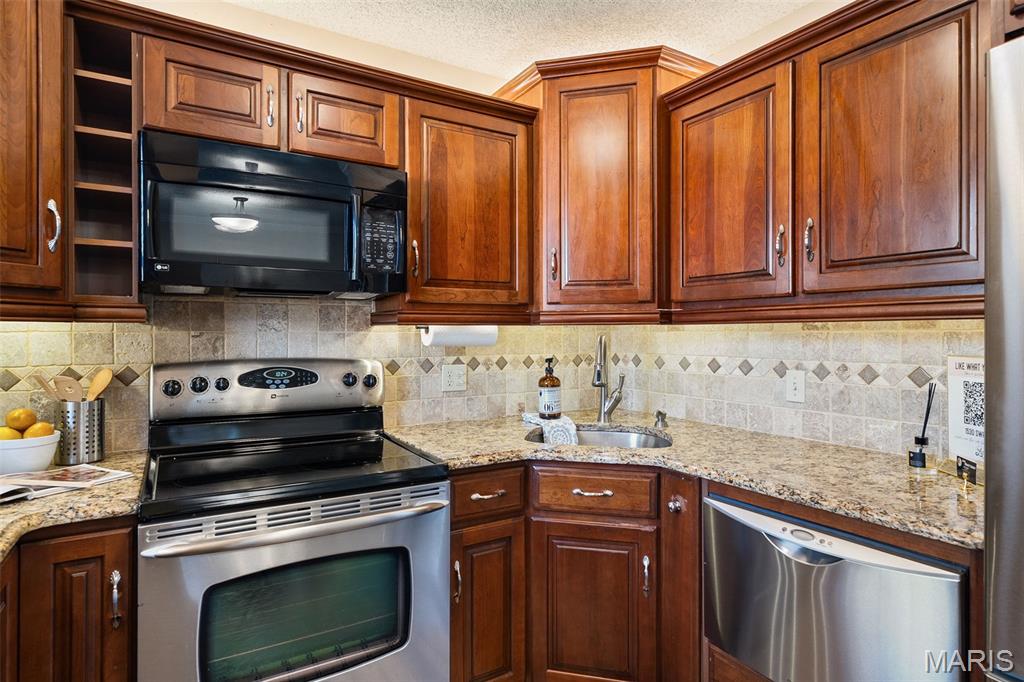 Brentwood Forest Condo Ph Five - Residential