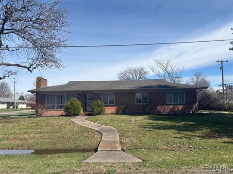 614 N Oak Street Vandalia MO 63382