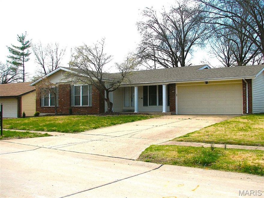 For Lease - 4 Bed/2 Bath
Discover the perfect balance of open-concept living and classic charm in this inviting 4BR/2BA Chesterfield ranch.

The heart of the home features a light-filled family room with a cozy fireplace that flows seamlessly into a modern kitchen with sleek quartz countertops and a walkout. For those who appreciate versatility, the home also includes a formal dining room and a separate living room—perfect for elegant gatherings, a home office, or a quiet library.

Enjoy the convenience of main-level, stair-free living, plus a spacious basement that offers endless potential for a home gym, rec room, or extra storage. Nestled on a peaceful cul-de-sac with sidewalks in the sought-after Parkway School District, this home is the perfect retreat for a growing family or anyone seeking space to work, play, and relax. Conveniently located just minutes from Hwy 141, off of Conway Rd. Welcome home! 
640+ Credit score/Background credit check, 12-month lease.