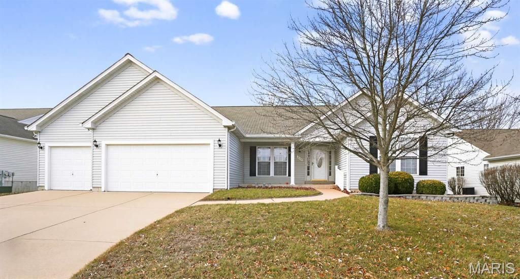 Photo of 8074 Glen Arbor Drive, Lake Saint Louis, MO 63367 (MLS # 26003989)