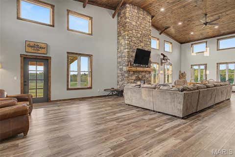 Tiny photo for 10 Henebry Hills Lane, Troy, MO 63379 (MLS # 26047586)