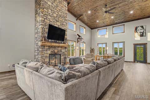 Tiny photo for 10 Henebry Hills Lane, Troy, MO 63379 (MLS # 26047586)