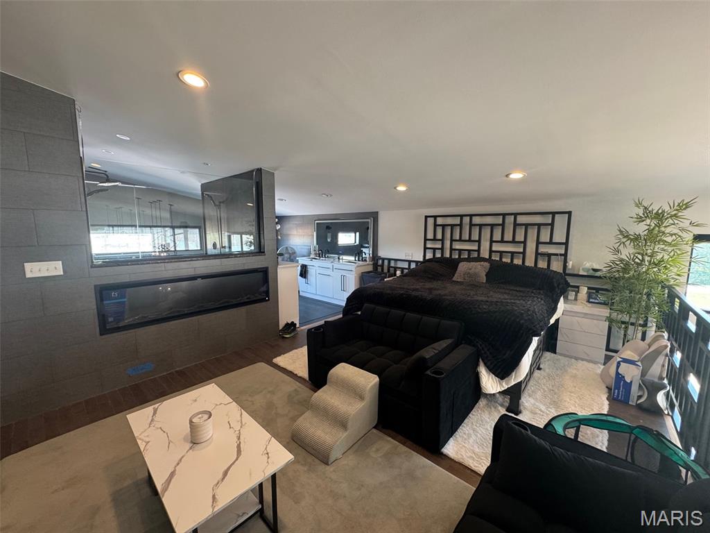 Complex - Commercial Sale