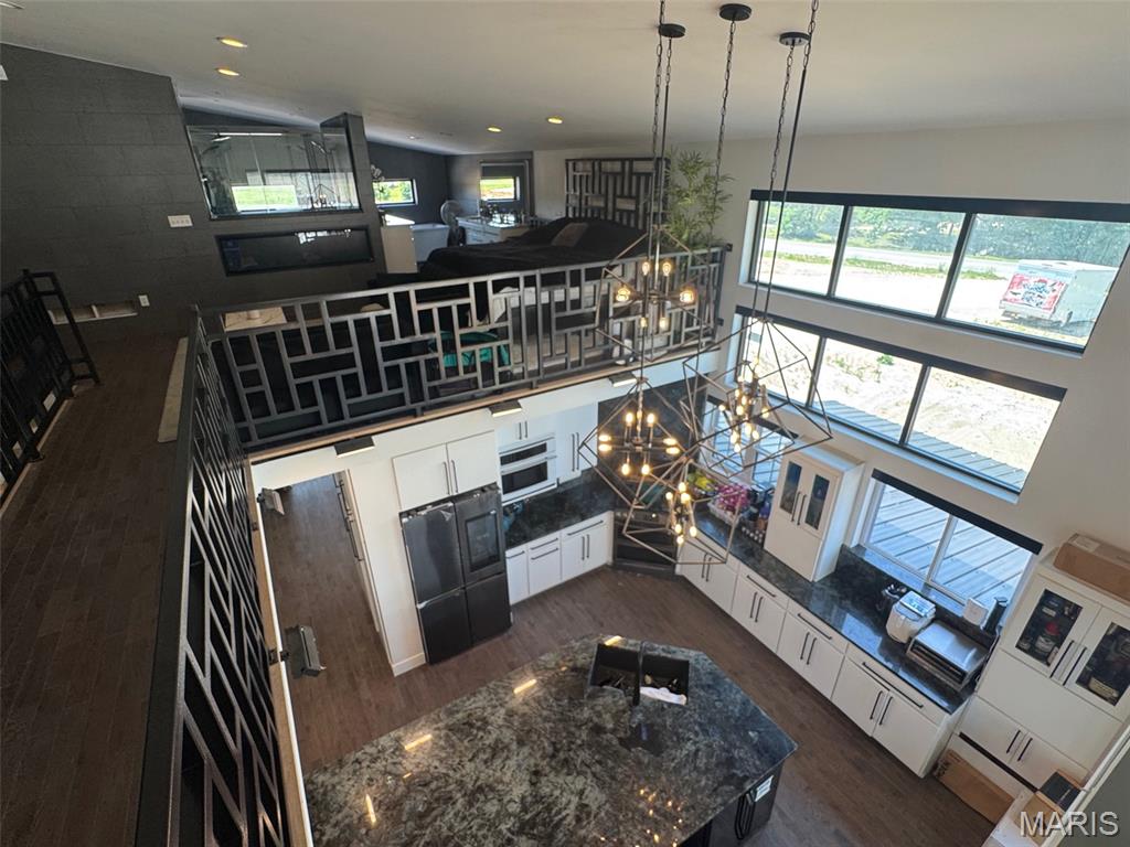 Complex - Commercial Sale