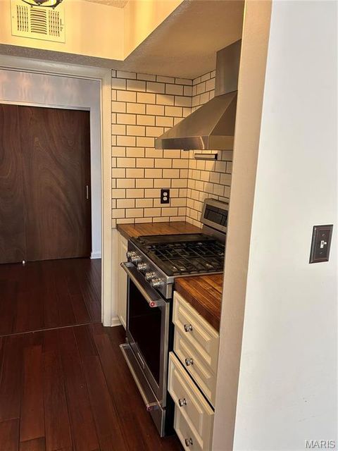 Tiny photo for 14471 Bantry Lane #16, Chesterfield, MO 63017 (MLS # 26025755)