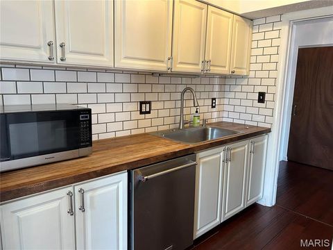 Tiny photo for 14471 Bantry Lane #16, Chesterfield, MO 63017 (MLS # 26025755)