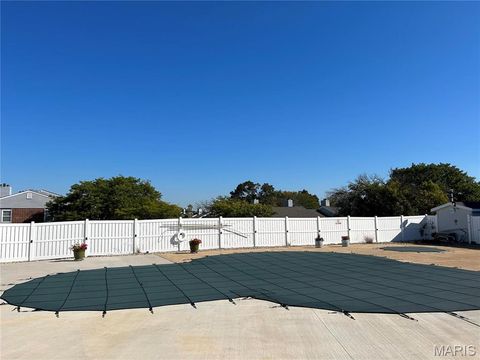 Tiny photo for 14471 Bantry Lane #16, Chesterfield, MO 63017 (MLS # 26025755)