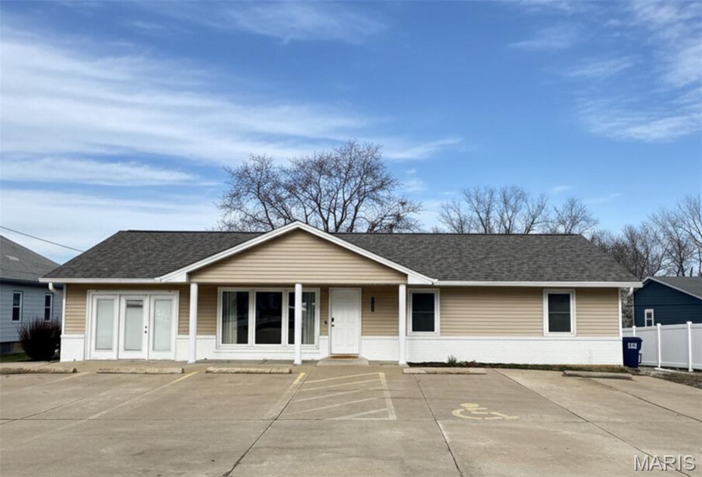 none - Commercial Lease