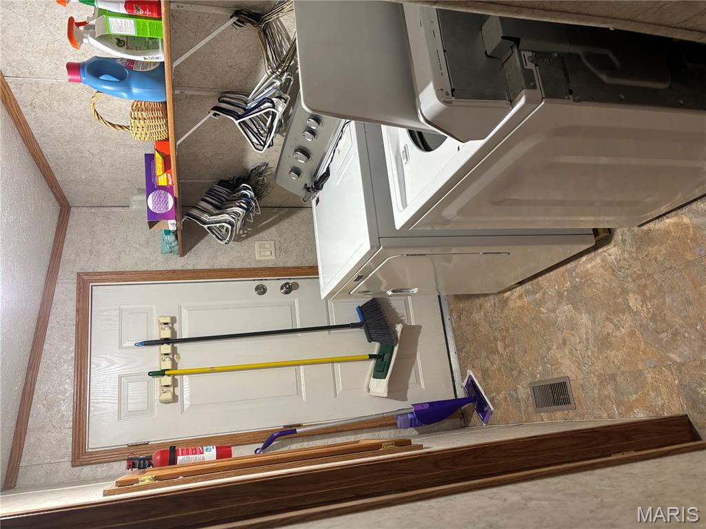 Laclede Not in list - Farm