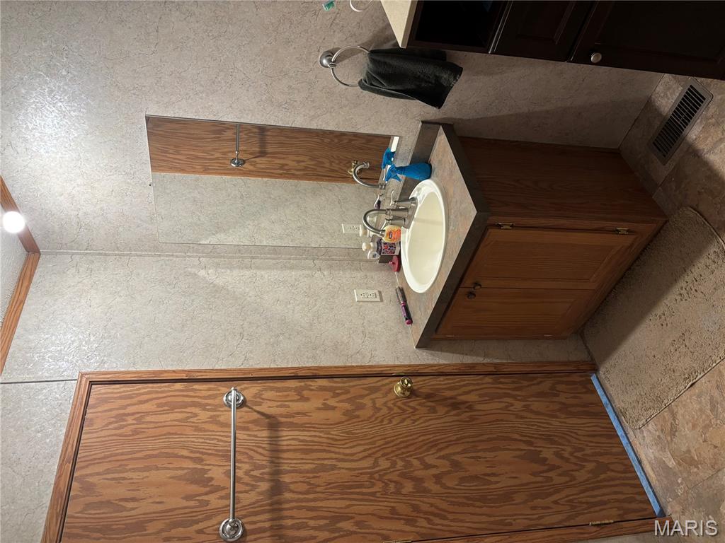 Laclede Not in list - Farm