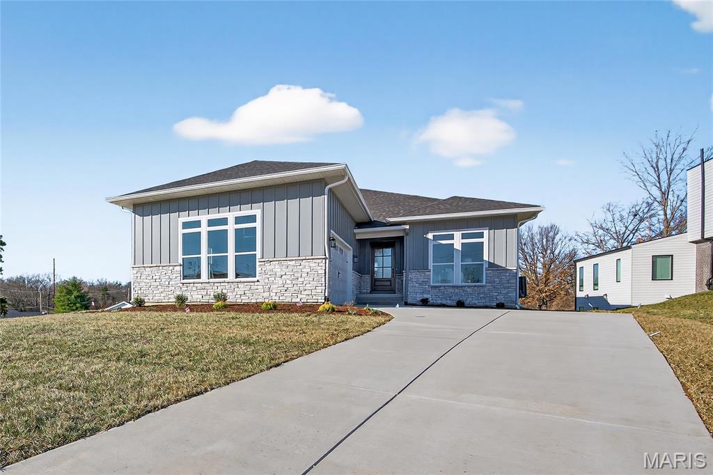 Santino Court - Residential