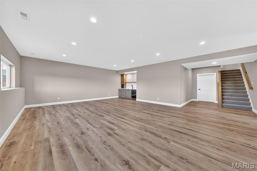 Santino Court - Residential