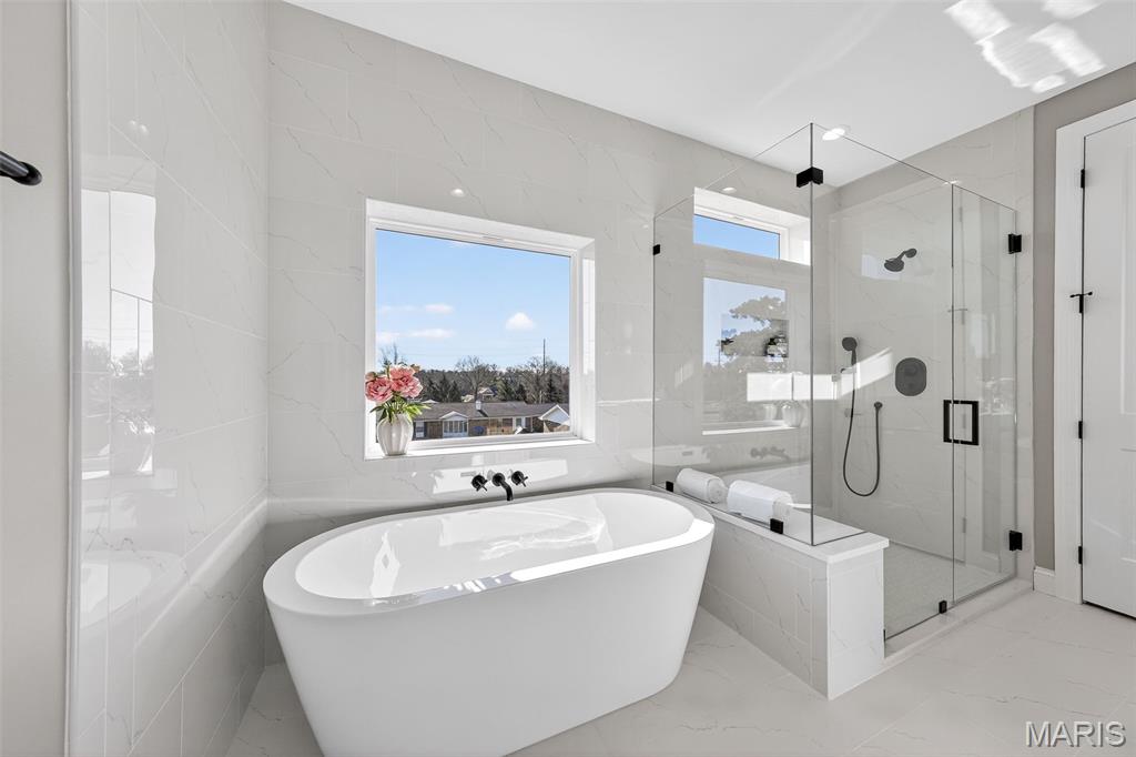 Santino Court - Residential