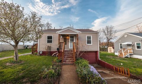 Photo of 709 E 6th Street, Rolla, MO 65401 (MLS # 26018250)