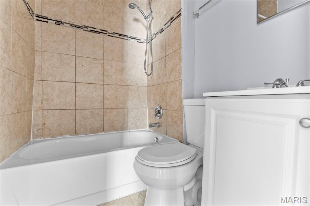 West Walnut Manor - Residential