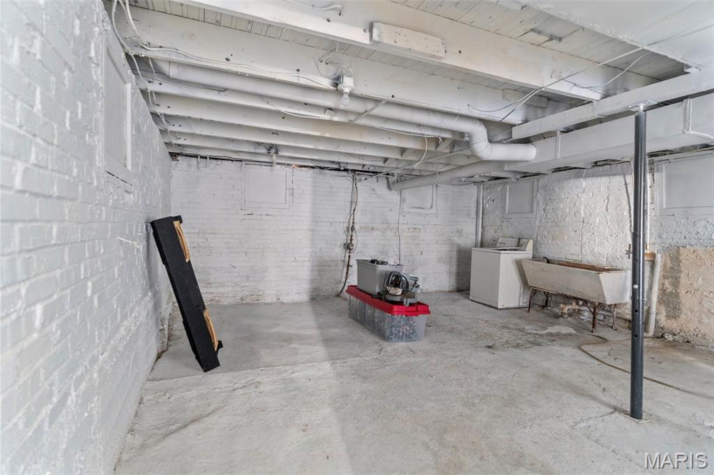 West Walnut Manor - Residential