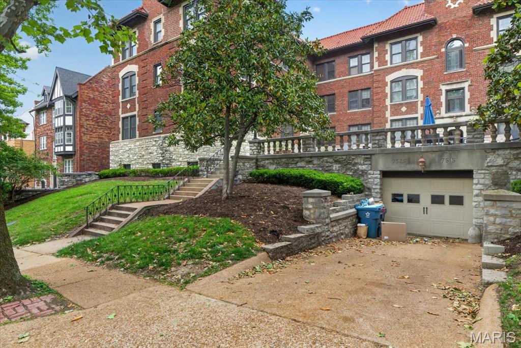 Blue Ridge Court Condo The - Residential