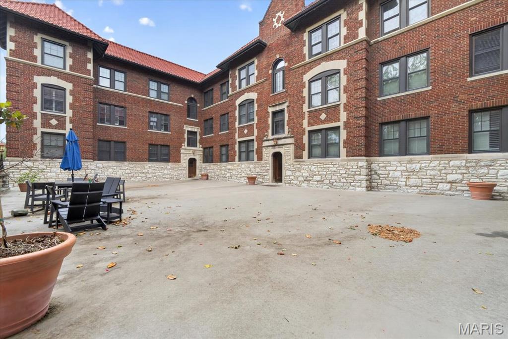 Blue Ridge Court Condo The - Residential
