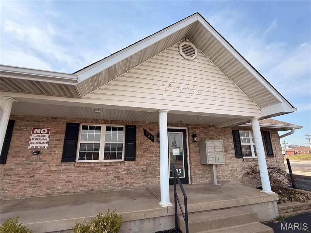 Photo of 725 Maple Valley Drive, Farmington, MO 63640 (MLS # 26026243)