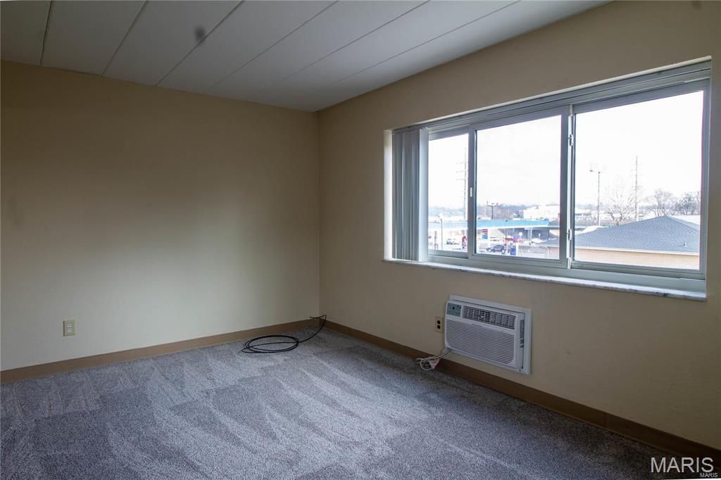 Photo of 2758 Walton Road #H, St Louis, MO 63114 (MLS # 26027502)