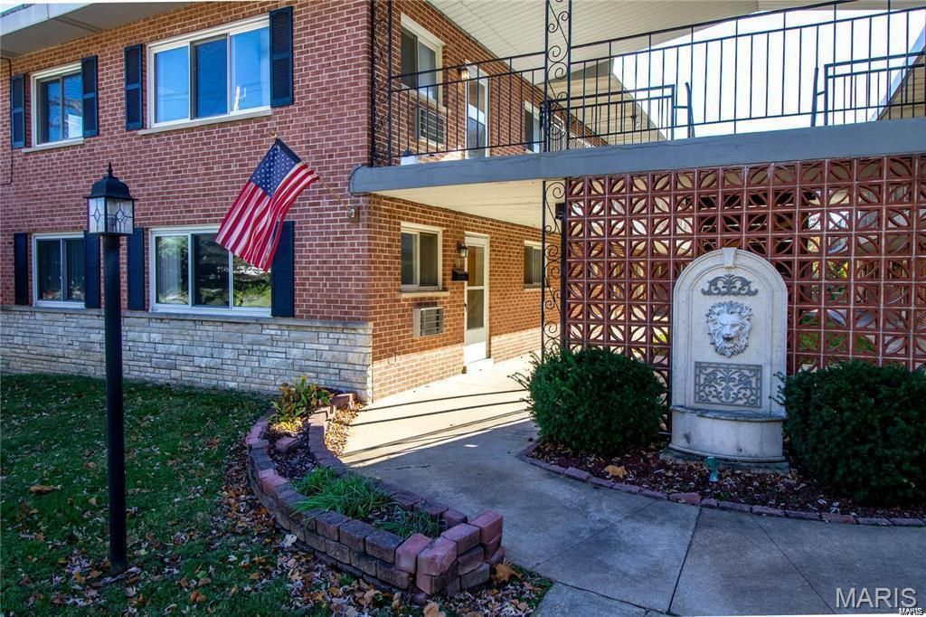 Photo of 2758 Walton Road #H, St Louis, MO 63114 (MLS # 26027502)