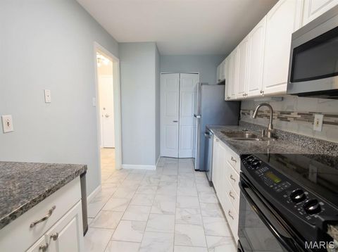 Tiny photo for 8631 Old Bonhomme Road #3E, St Louis, MO 63132 (MLS # 26025527)