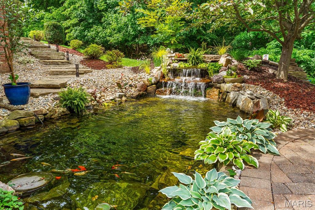 Godfrey, Illinois 62035, United States, 5 Bedrooms Bedrooms, ,6 BathroomsBathrooms,Residential,Active,141024