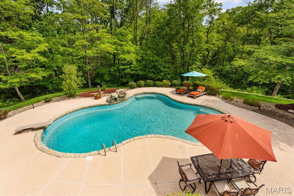 Godfrey, Illinois 62035, United States, 5 Bedrooms Bedrooms, ,6 BathroomsBathrooms,Residential,Active,141024