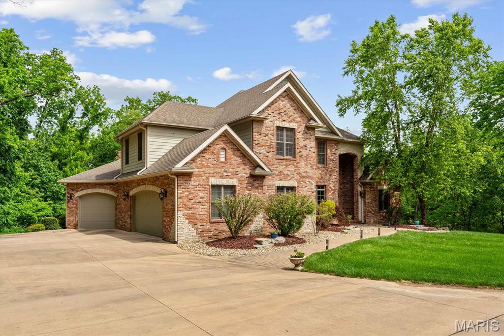 Godfrey, Illinois 62035, United States, 5 Bedrooms Bedrooms, ,6 BathroomsBathrooms,Residential,Active,141024