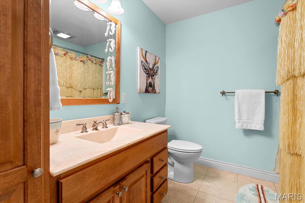 Godfrey, Illinois 62035, United States, 5 Bedrooms Bedrooms, ,6 BathroomsBathrooms,Residential,Active,141024